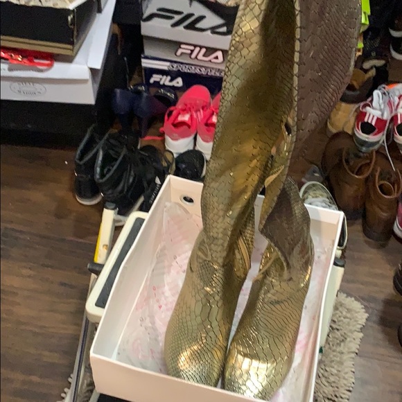 Thigh high boots - Picture 2 of 4